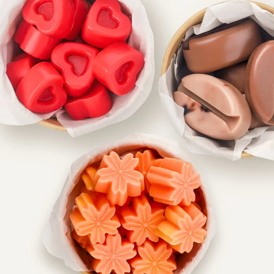 แว็กซ์หอมดีไซน์แฟนซี Energy Boost Bundle 3 กลิ่น (Orange Blossom, Dye Hearts, Minty Coffee) มองจากด้านบน