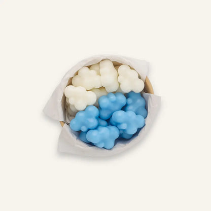แว็กซ์หอมกลิ่นสะอาด กลิ่น Cloud Nine รูปก้อนเมฆสีฟ้าและขาว คอลเลกชัน Wax Fancy ในถ้วยคราฟท์แบรนด์ Dalayla