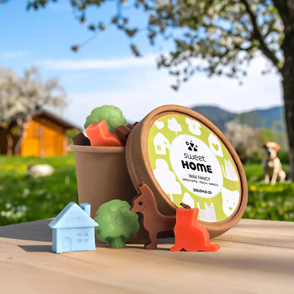 แว็กซ์หอมรูปทรงบ้าน ต้นไม้ และสัตว์ กลิ่น Sweet Home วางตกแต่งกลางแจ้งคู่กับถ้วยคราฟท์ Wax Fancy สะท้อนกลิ่นอายธรรมชาติ