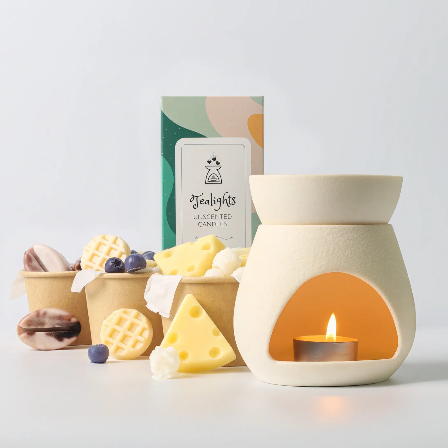 เซ็ต Tasty Treat Bundle แว็กซ์หอม 3 กลิ่นขนม (Minty Coffee, Blueberry Waffles, Caramel Popcorn) พร้อมเตาอโรมาเซรามิก Classic และเทียนทีไลท์ไร้กลิ่น