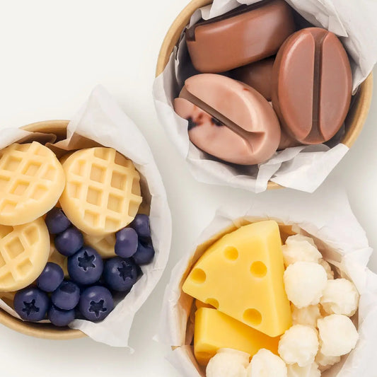 แว็กซ์หอมดีไซน์แฟนซี Tasty Treat Bundle 3 กลิ่น: Minty Coffee (ทรงเมล็ดกาแฟ), Blueberry Waffles (ทรงวาฟเฟิลและบลูเบอร์รี่), Caramel Popcorn (ทรงชีสและป๊อปคอร์น)